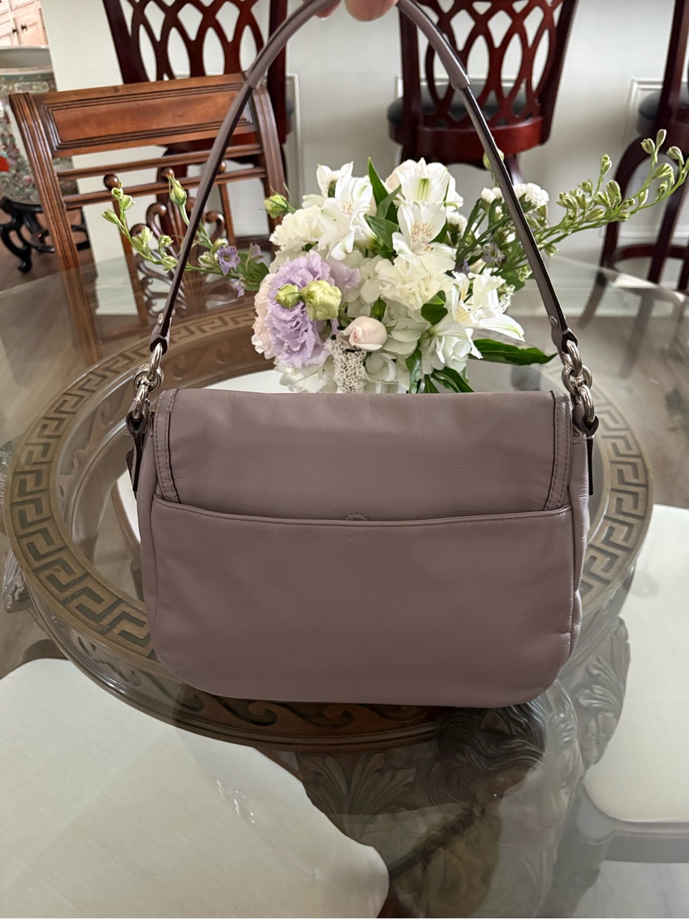 🩶🩶COACH TAYLOR DOVE GREY LEATHER FLAP SHOULDER BAG!🩶🩶 - Picture 2 of 9